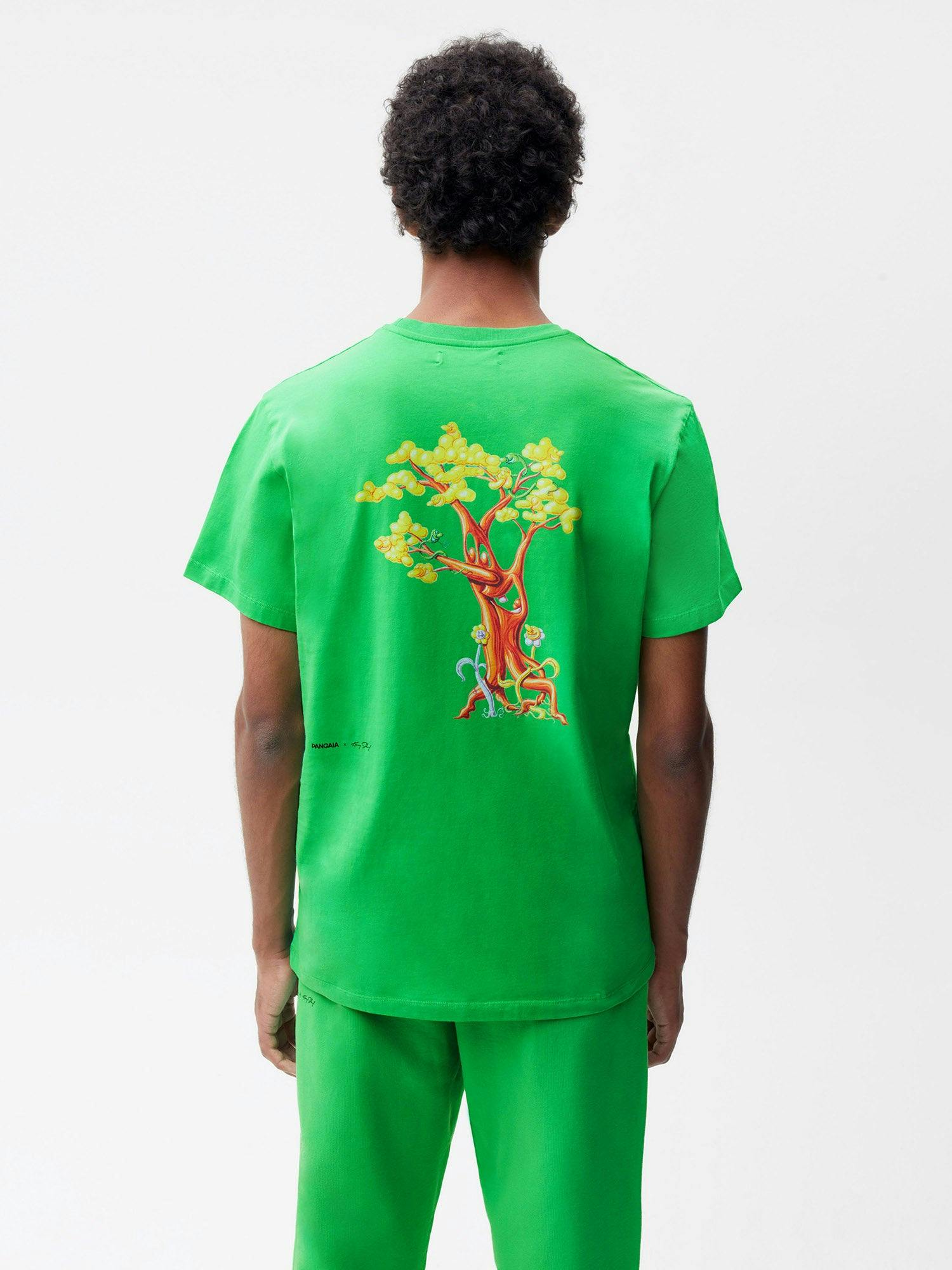 https://cdn.shopify.com/s/files/1/0035/1309/0115/products/Pangaia-Kenny-Scharf-Organic-Cotton-T-Shirt-Paradis-Perdu-Jade-Green-Male-2.jpg?v=1662734802