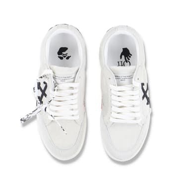 https://images.vestiairecollective.com/cdn-cgi/image/w=375,q=75,f=auto,/produit/white-leather-vulcalized-off-white-trainers-35691931-3_2.jpg?secret=VC-e9eee96a-a819-4431-ad12-d066be2626ef