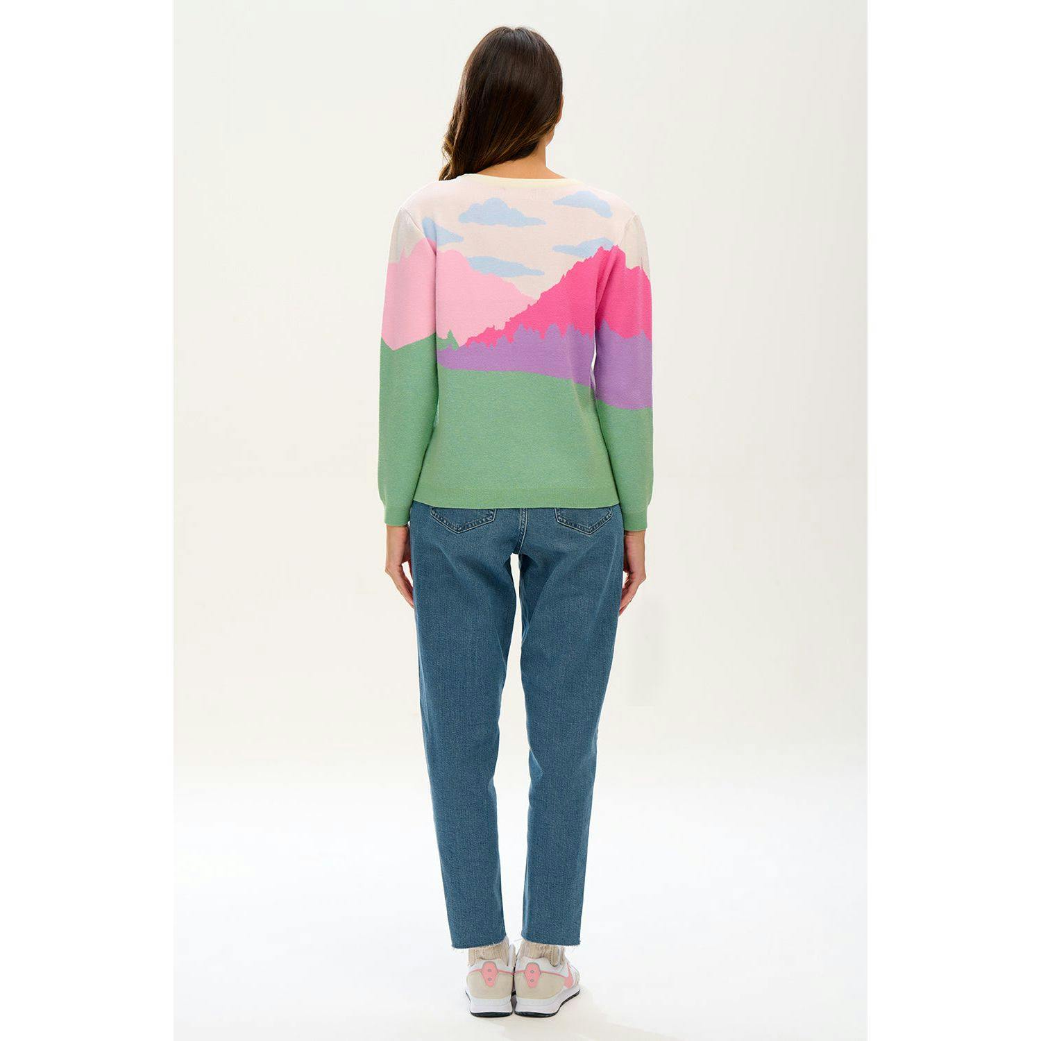 https://res.cloudinary.com/wolfandbadger/image/upload/c_pad,h_1500,w_1500/products/janie-jumper-multi-pastel-valley-scene__eb32864c8743838f1b8a76803fae5c12